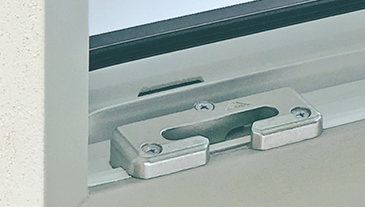 Sicherheits-Drehkippbeschlag und Sicherheitsbänder